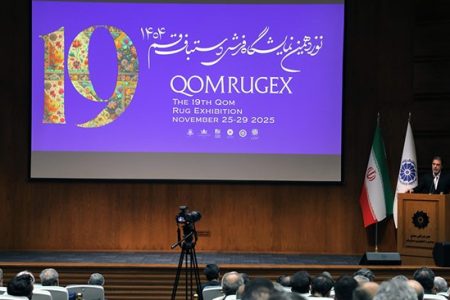 فرش دستباف ایرانی قربانی بی‌ثباتی قوانین و تصمیمات کوتاه‌مدت شده است | آمادگی اتاق ایران برای تدوین سند جامع توسعه فرش دستباف