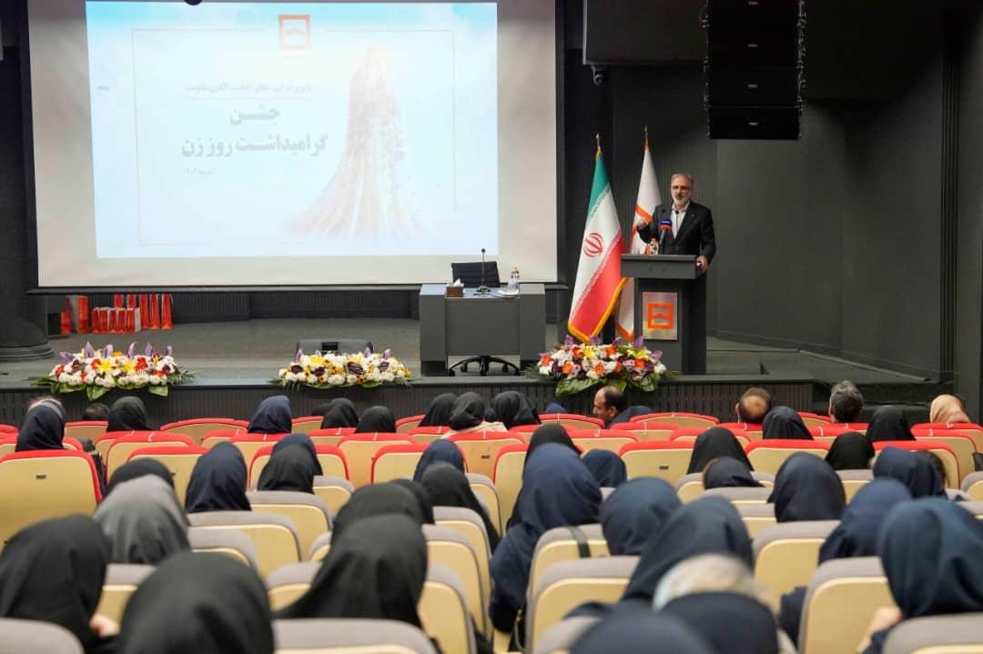 دکتر علی خورسندیان