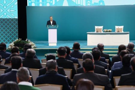 رفع موانع تجاری ایران-قزاقستان، با حمایت دولت‌ها و حضور فعال بخش خصوصی | تکمیل زیرساخت‌های کریدور شمال-جنوب در اولویت همکاری‌های مشترک قرار گیرد