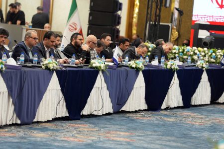 نخستین همایش هم‌اندیشی بانک صادرات ایران با فعالان صنعت پتروشیمی برگزار شد