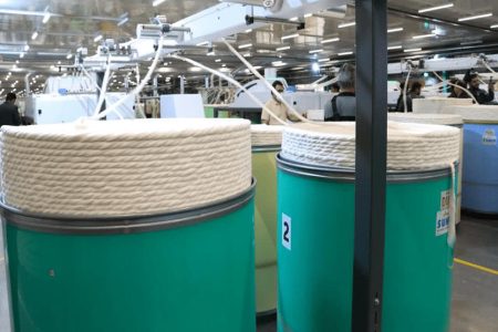 سرمایه گذاری ۲ هزار میلیارد تومانی بانک ملی در صنایع ریسندگی کشور/نقش‌آفرینی در راه‌اندازی واحد ۸۰۰۰ تنی نخ یزد