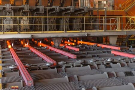 فولاد کاوه جنوب کیش؛ از صدرنشینی در سودسازی و لیدری بازار شمش فولادی کشور تا بهترین عملکرد در مدیریت هزینه‌های اداری و عمومی