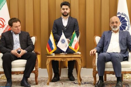 محدودیت‌های گمرکی برای بازرگانان ایرانی برطرف شود