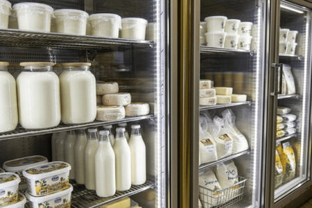 تولید و توزیع لبنیات بدون وقفه ادامه دارد