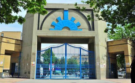 اجبار دانشجویان به خرید کتاب میلیونی استاد؛ هشدار نسبت به خلأ نظارتی در دانشگاه‌ها