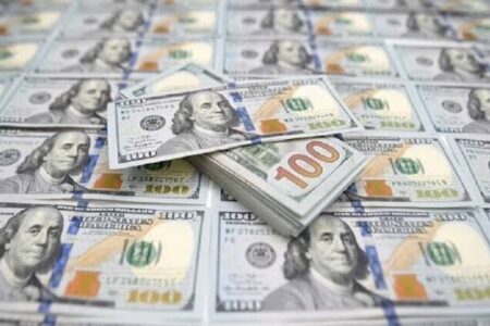 جهش نرخ حواله دلار و یورو در نخستین روز معاملاتی هفته در تالار مبادله