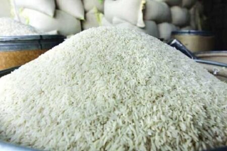 افزایش عرضه، قیمت برنج خارجی را کاهش داد|  ۳.۵ میلیون تن کالای اساسی در بنادر داریم