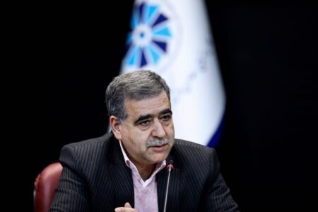 لزوم حمایت از تولید داخلی در کنار بهره‌گیری هدفمند از زنجیره جهانی دارو