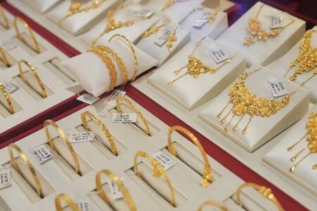 درگاه‌های آنلاین و سپردن طلا برای کسب سود و حضور افراد غیرمتخصص از مشکلات صنف طلافروش است