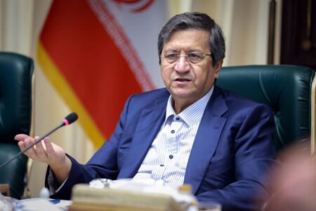 همتی: تامین ارز واردات از ابتدای امسال به ۲۷ میلیارد دلار رسیده است